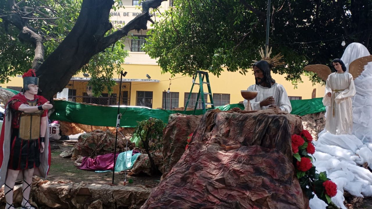 Fotos y vídeo: La representación de la vida de Cristo deslumbra en el parque La Libertad en Comayagüela
