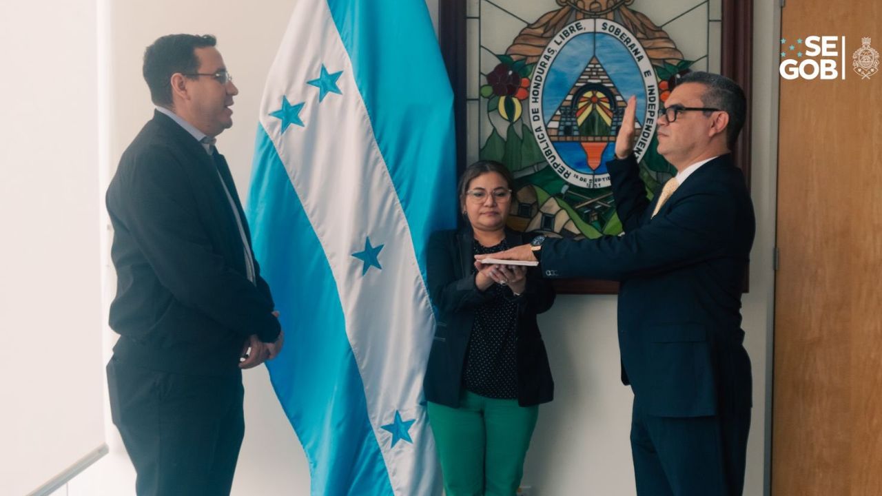 Presidenta Castro nombra a nuevo secretario general de la Senaf