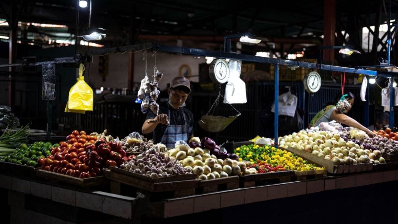 Venezuela tuvo un mes de caída de precios por primera vez en 17 años, según estimación privada