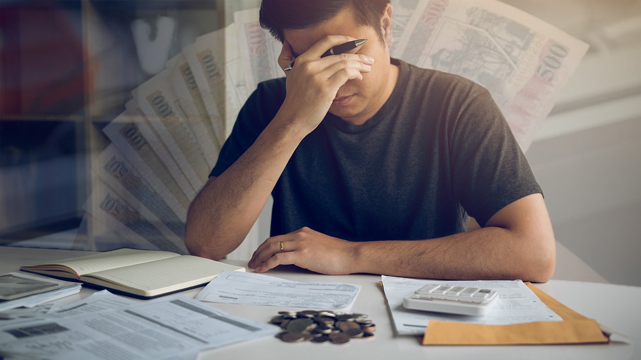 ¿Quiénes son mejores pagadores, hombres o mujeres?