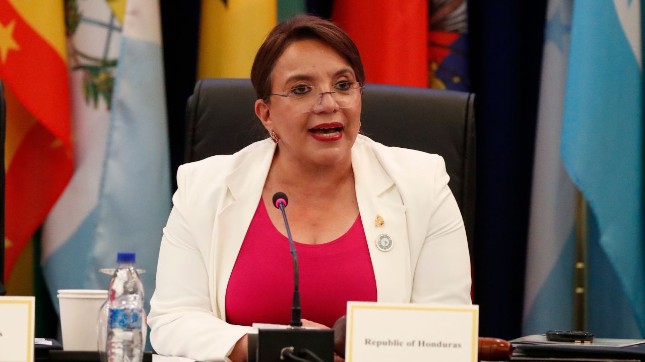Xiomara Castro anuncia que convocará cumbre de la Celac para abordar crisis entre Ecuador y México