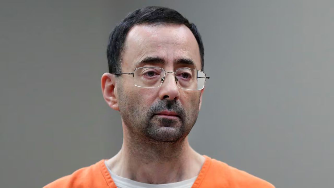 EE.UU. negocia acuerdo con víctimas de exmédico de gimnastas condenado por abusos sexuales