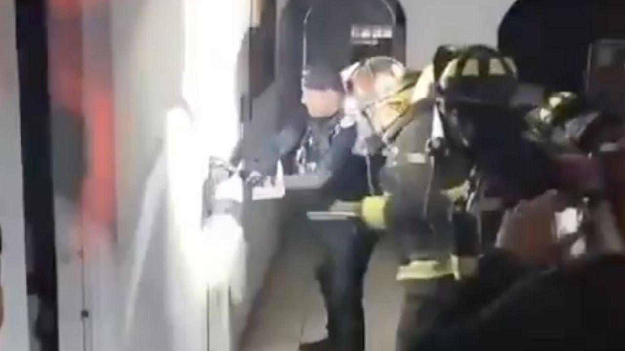 VIDEO: hombre amenazó con quitarse la vida con gas y su casa explotó con todo y bomberos