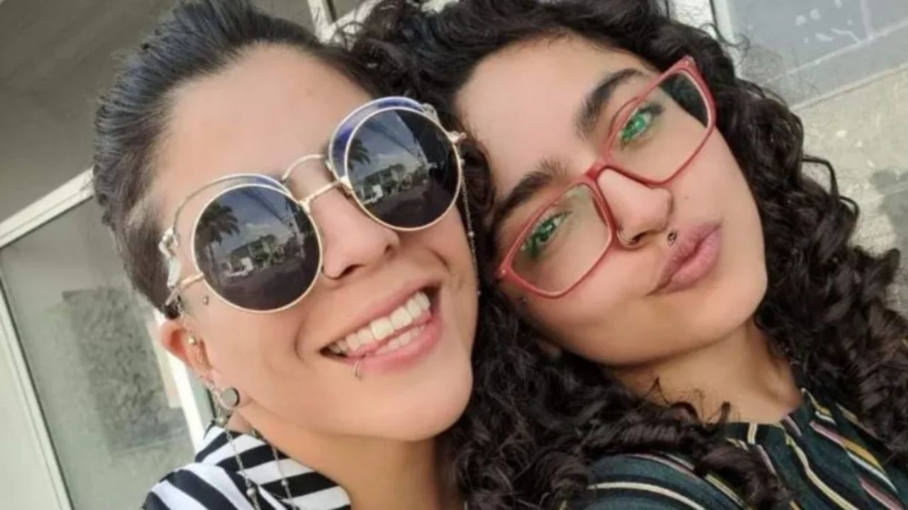 Video muestran cuando dos jóvenes son arrolladas por bus, una murió