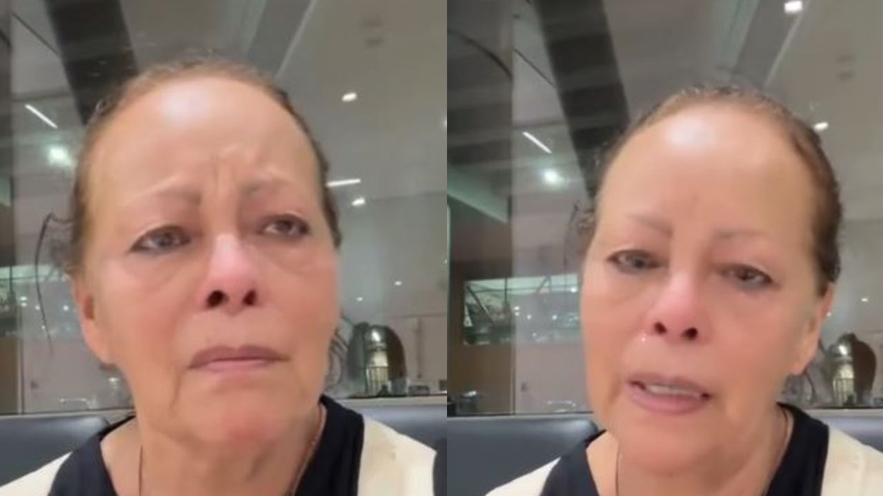 Mujer lloró porque su hija la dejó olvidada por irse a cenar con sus amigas
