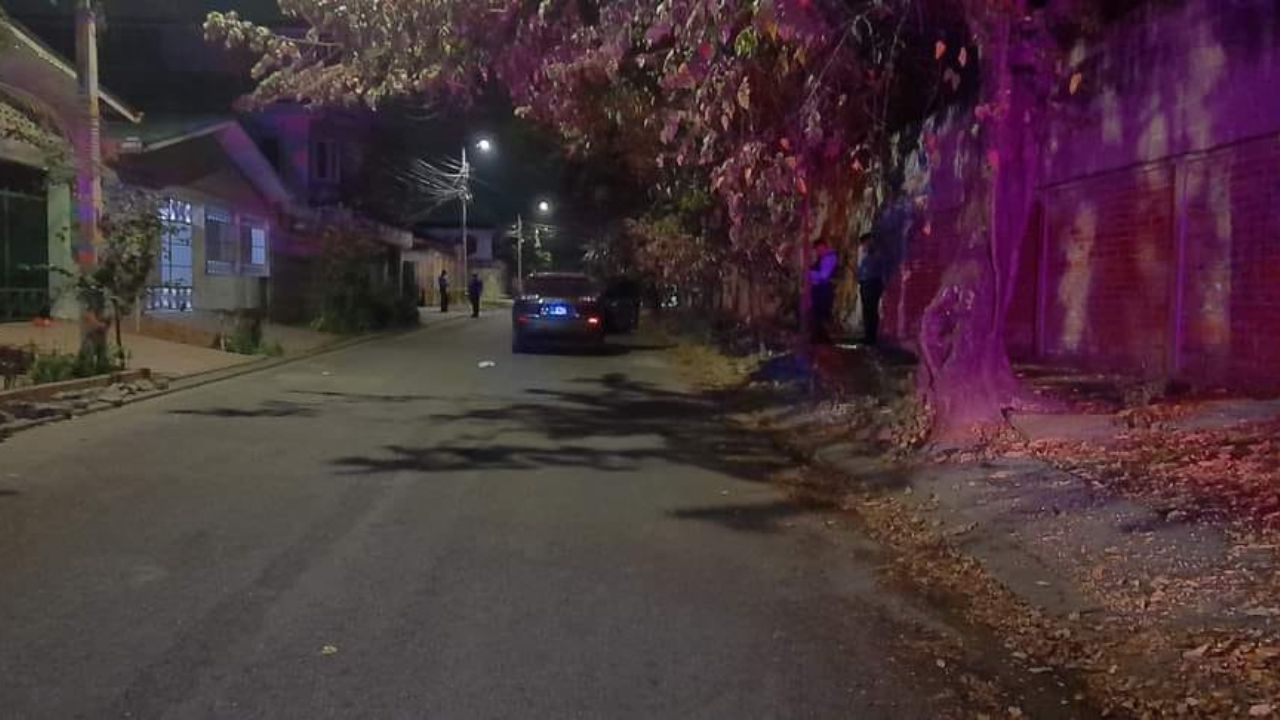 Encuentran a un hombre muerto dentro de una camioneta tras una balacera en SPS