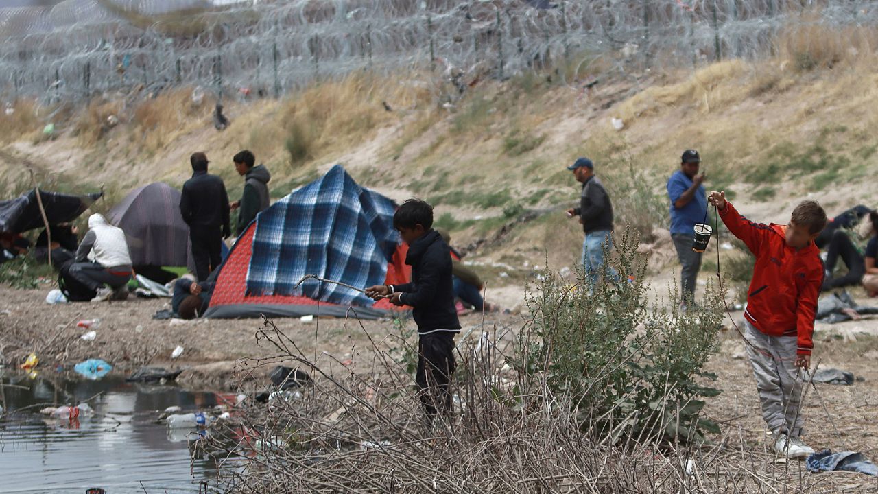 Profesionales y empresarios se suman a éxodo de migrantes de Sudamérica rumbo a EE. UU.