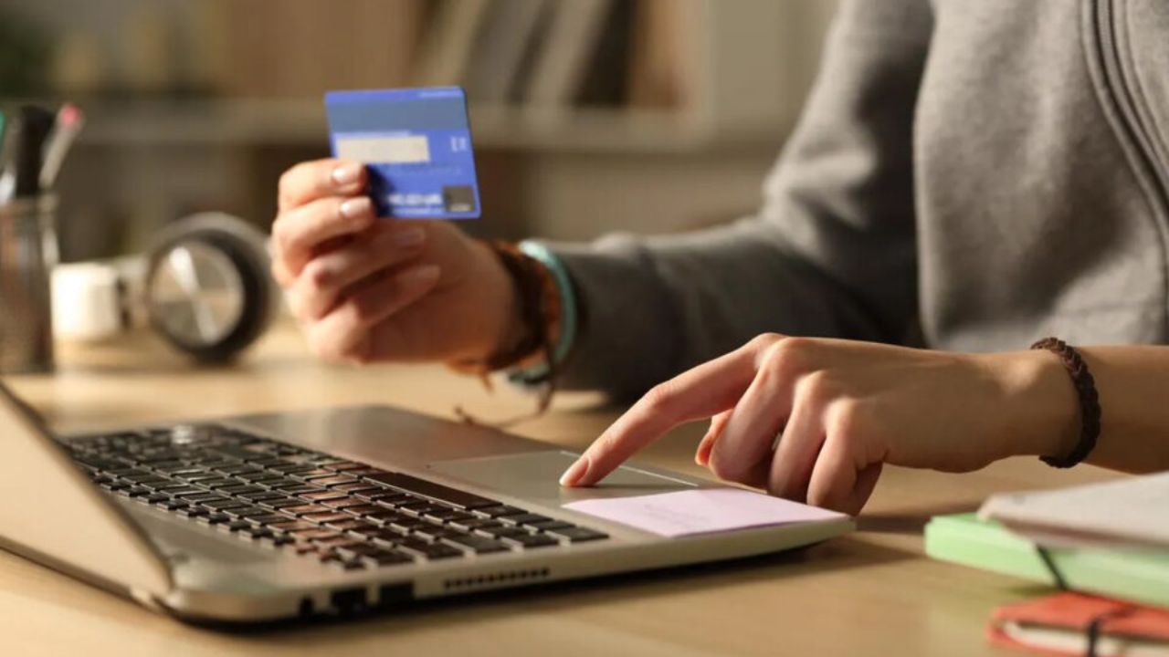 ¿Cuánto tiempo antes es recomendable pagar su tarjeta de crédito?