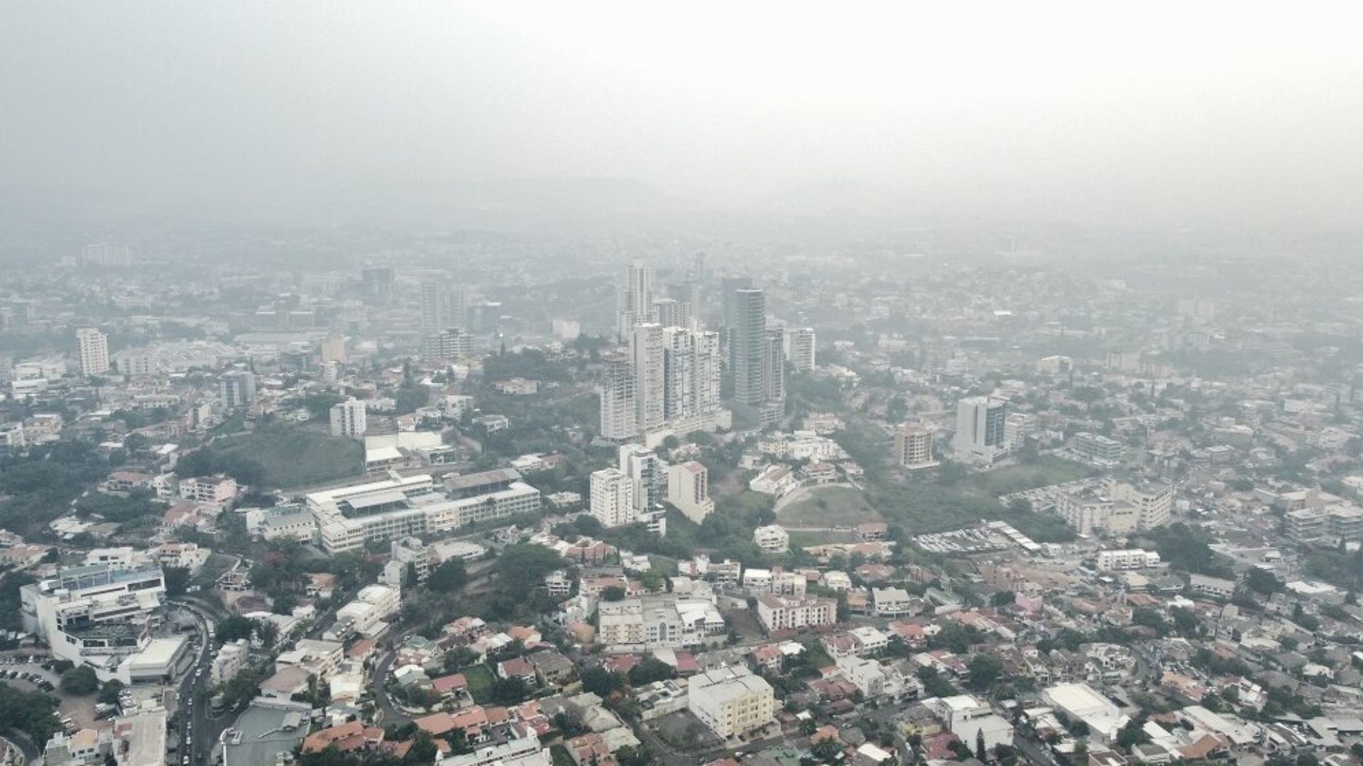 Lluvia ácida caerá este jueves en algunas regiones de Honduras