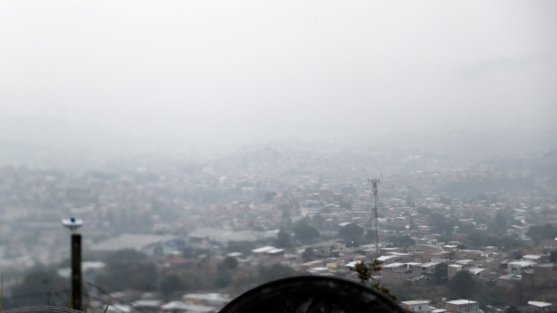 Tres aeropuertos de Honduras están cerrados debido a una capa densa de humo