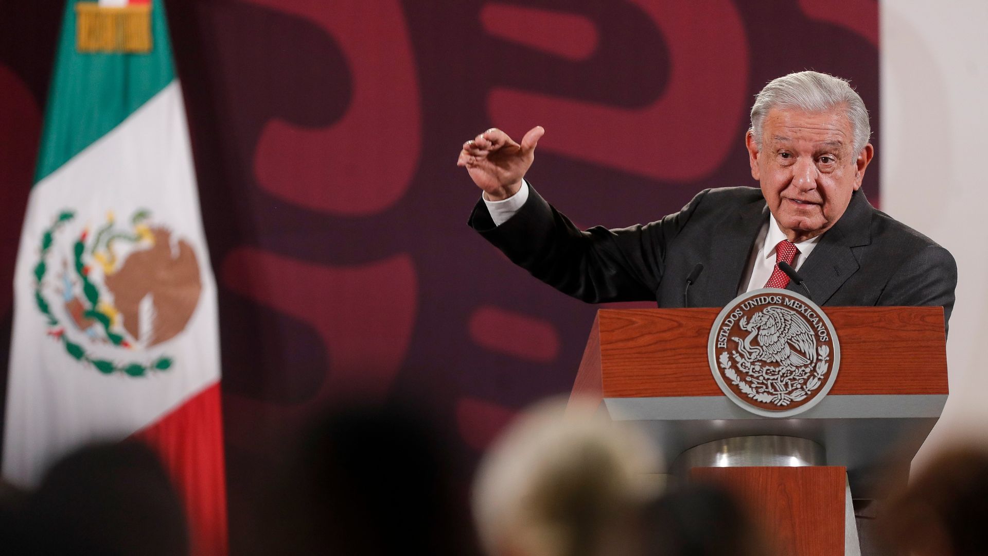 López Obrador niega haber endurecido las medidas migratorias por presiones de EE. UU.