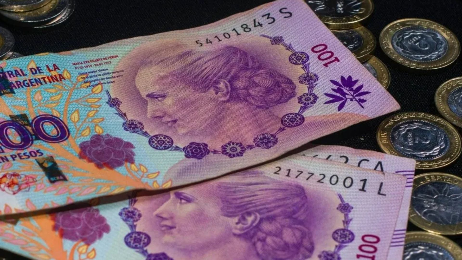 Gobierno argentino sube 15 % salario mínimo ante falta de acuerdo entre empresas y gremios