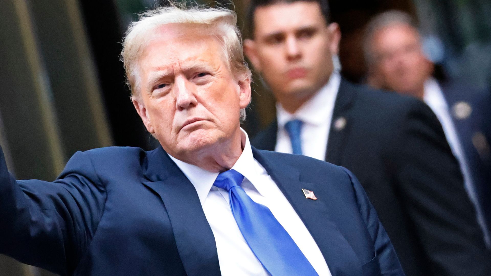 Trump evita hablar de la cárcel en su primera rueda de prensa y pinta un país en llamas
