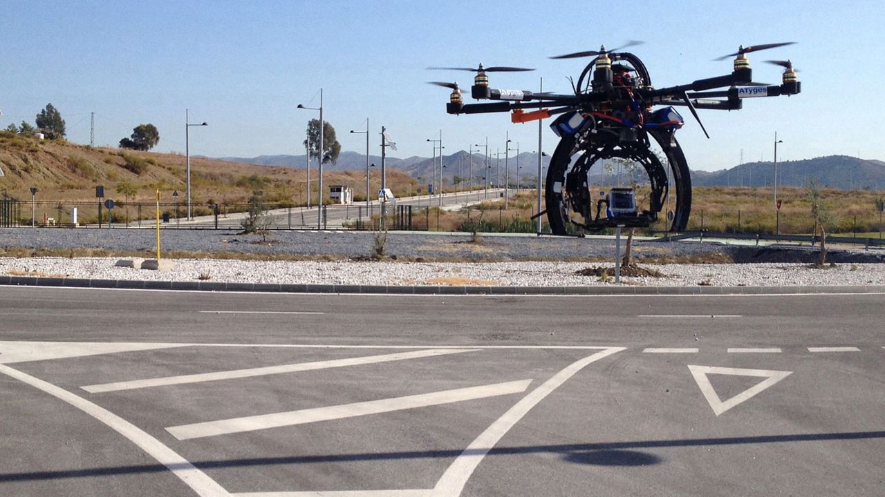 EE. UU. dona drones a El Salvador para vigilar los cruces de migrantes