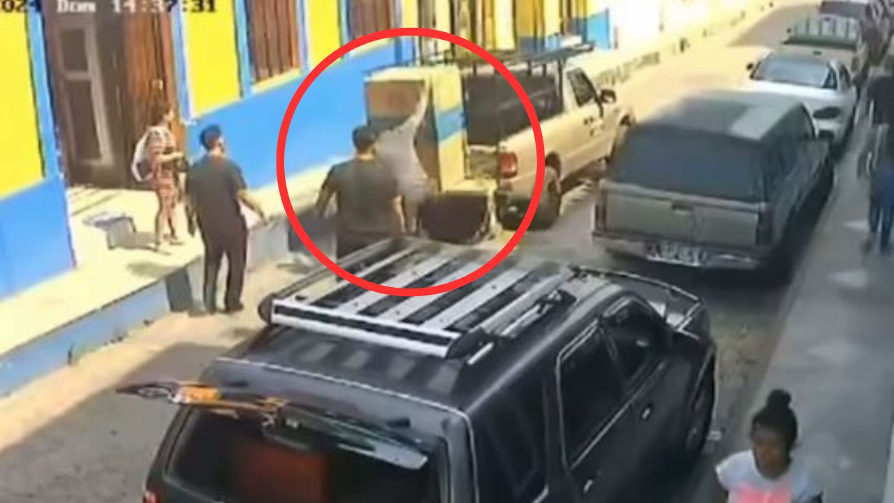 Captan cuando hondureño casi se queda sin electrodoméstico recién comprado
