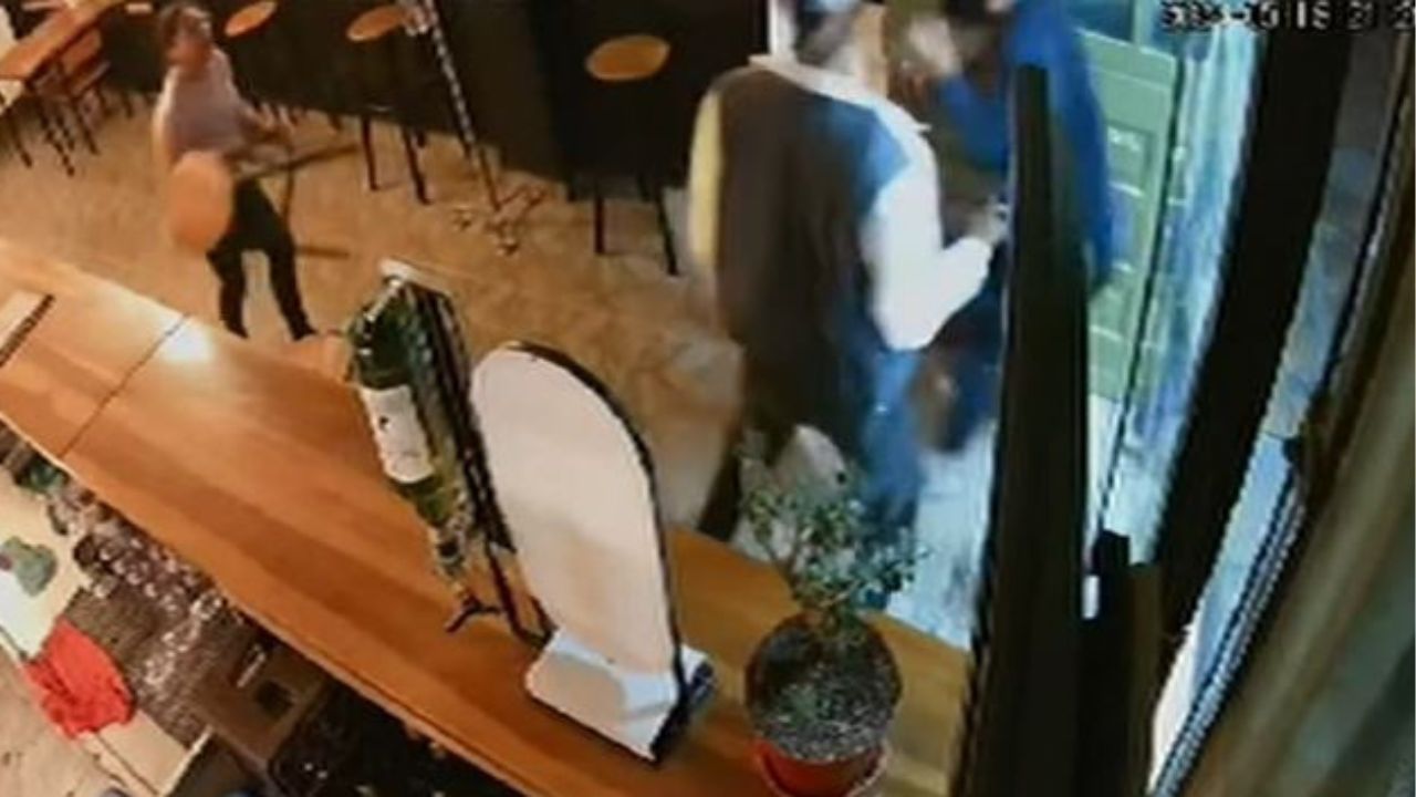 Graban a empleada de bar defender la ganancia del día al enfrentarse con ladrones