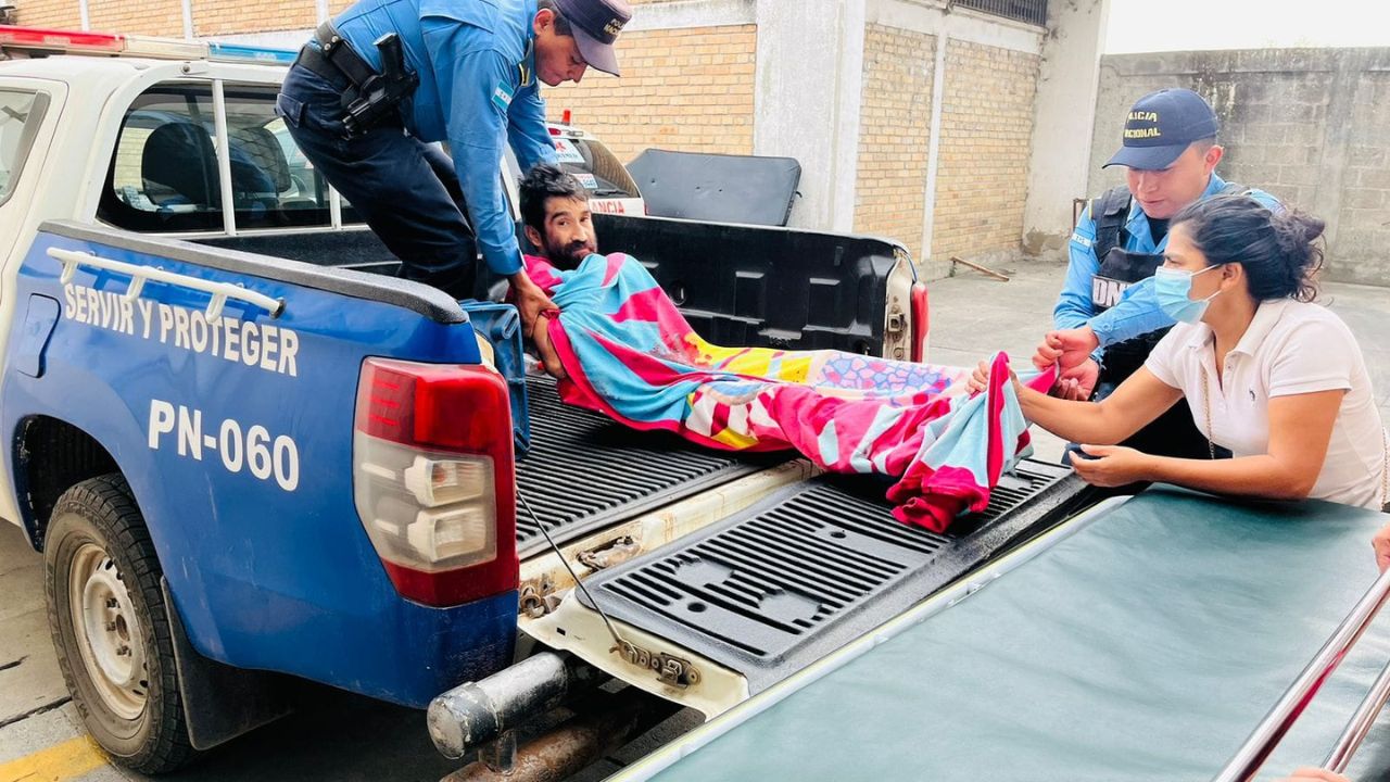 Hondureño bolo se quedó dormido en la calle y sujetos le amputaron los genitales