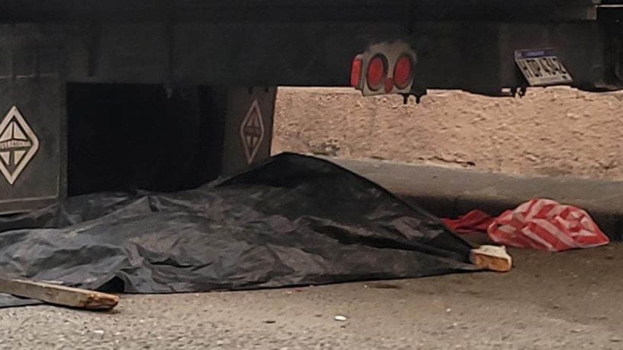 Hallan sin vida a hombre debajo de camión en SPS, habría sufrido un golpe de calor