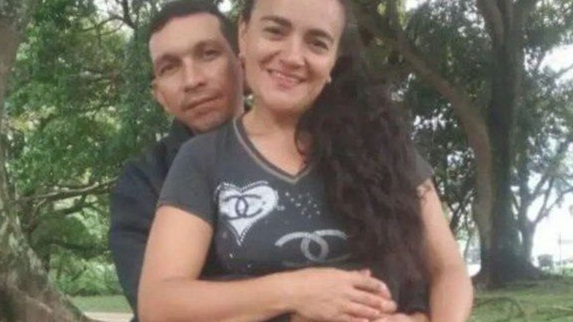 Hombre que asesinó a su pareja fallece en accidente de moto mientras intentaba huir