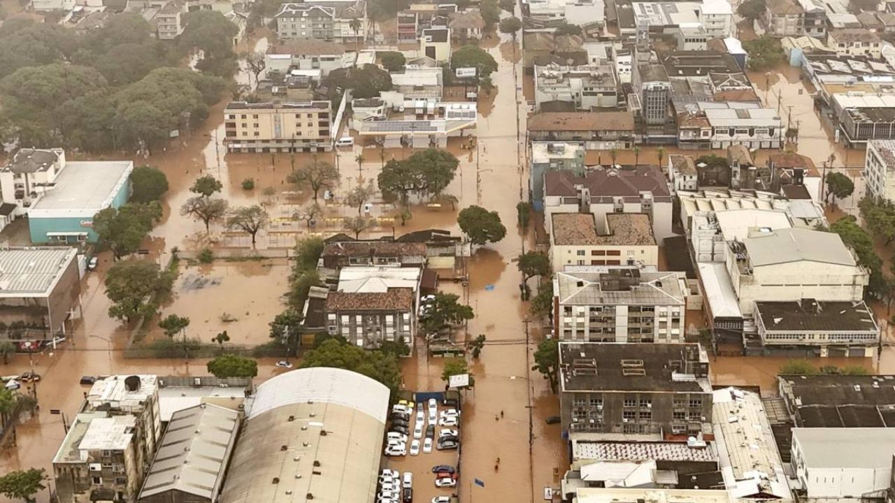 Suben a 137 los muertos por los temporales en el sur de Brasil