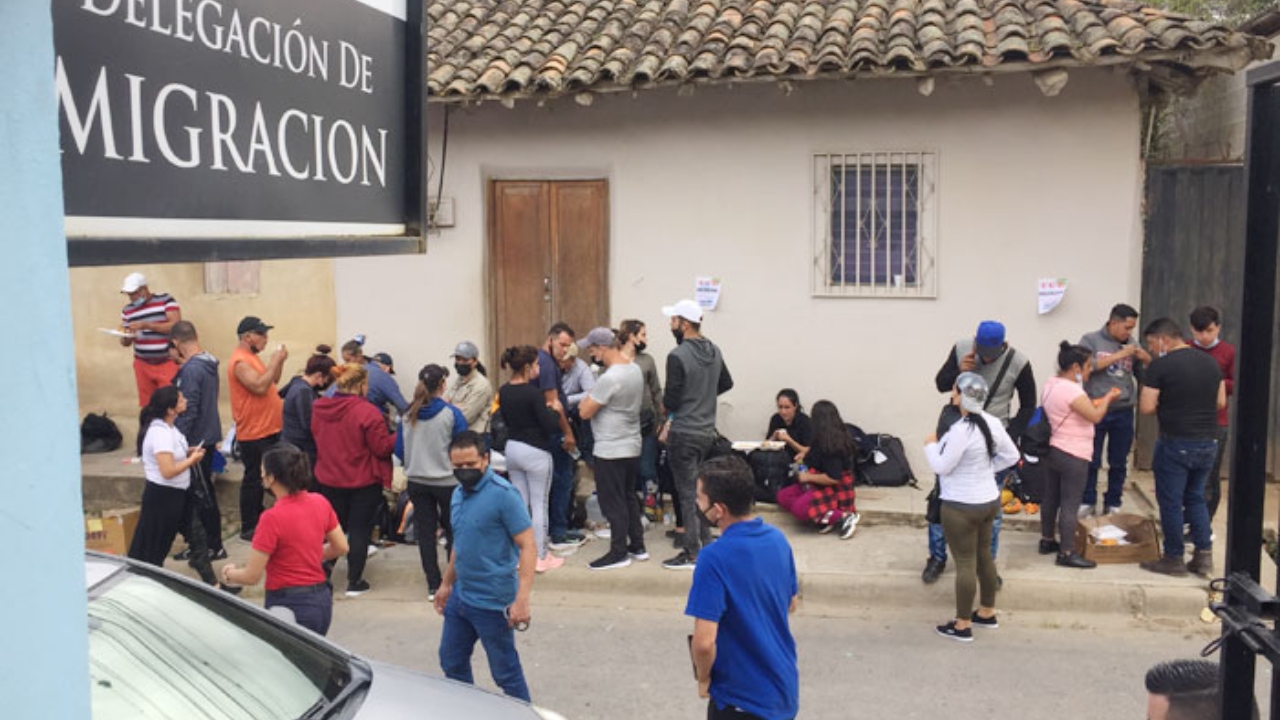 Nuevos inmigrantes sin permiso de trabajo en EE. UU. hallan salvavidas creando negocios
