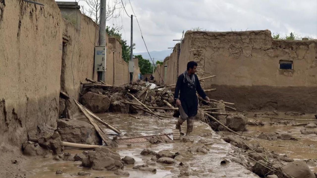 Al menos 300 muertos por las inundaciones en Afganistán, según Naciones Unidas