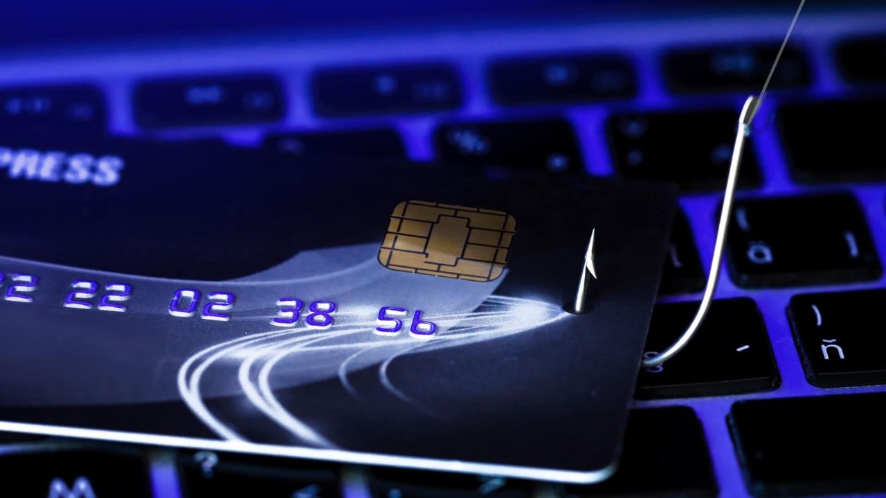 ¡Alerta! Entérese de cómo están robando tarjetas de crédito y contraseñas bancarias