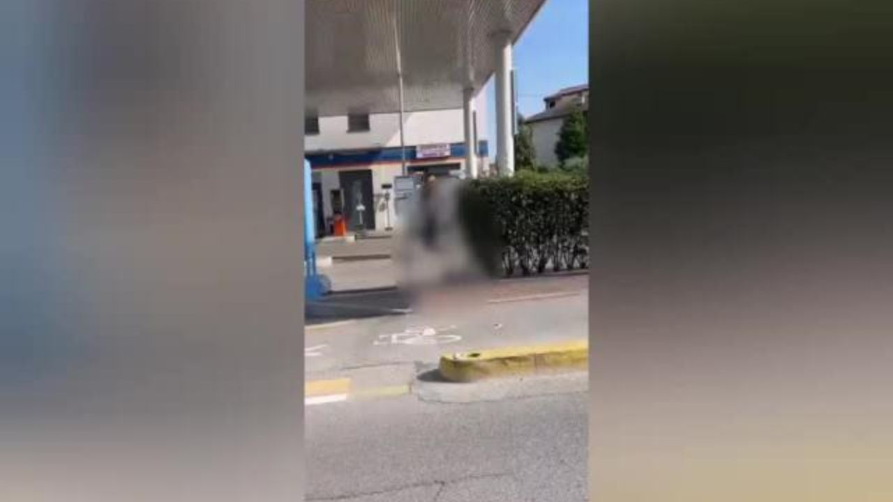 Video benzinaio Brescia Twitter: la grabación del 'viejo' en la gasolinera