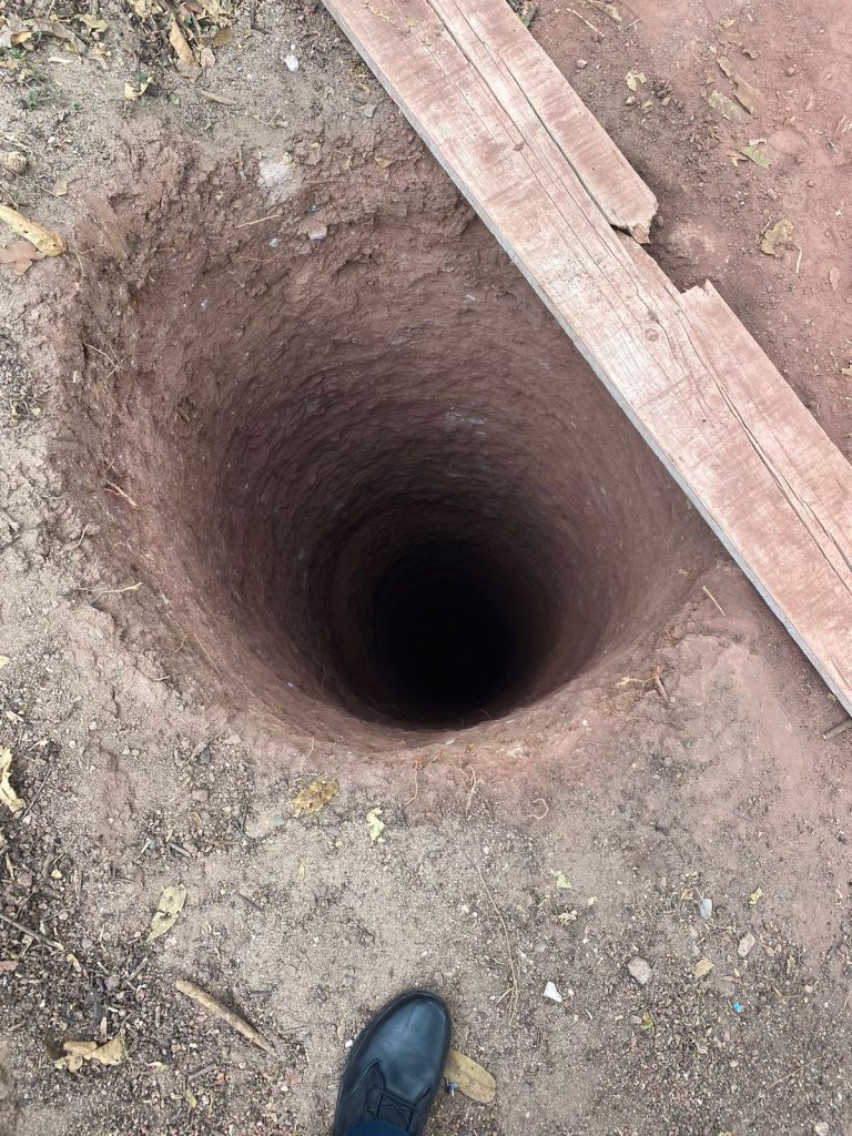 mueren hombres cuando abrían hoyo