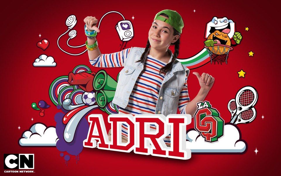 El personaje de Adri, de La CQ, en una fotografía con diversas figuras animadas a su alrededor