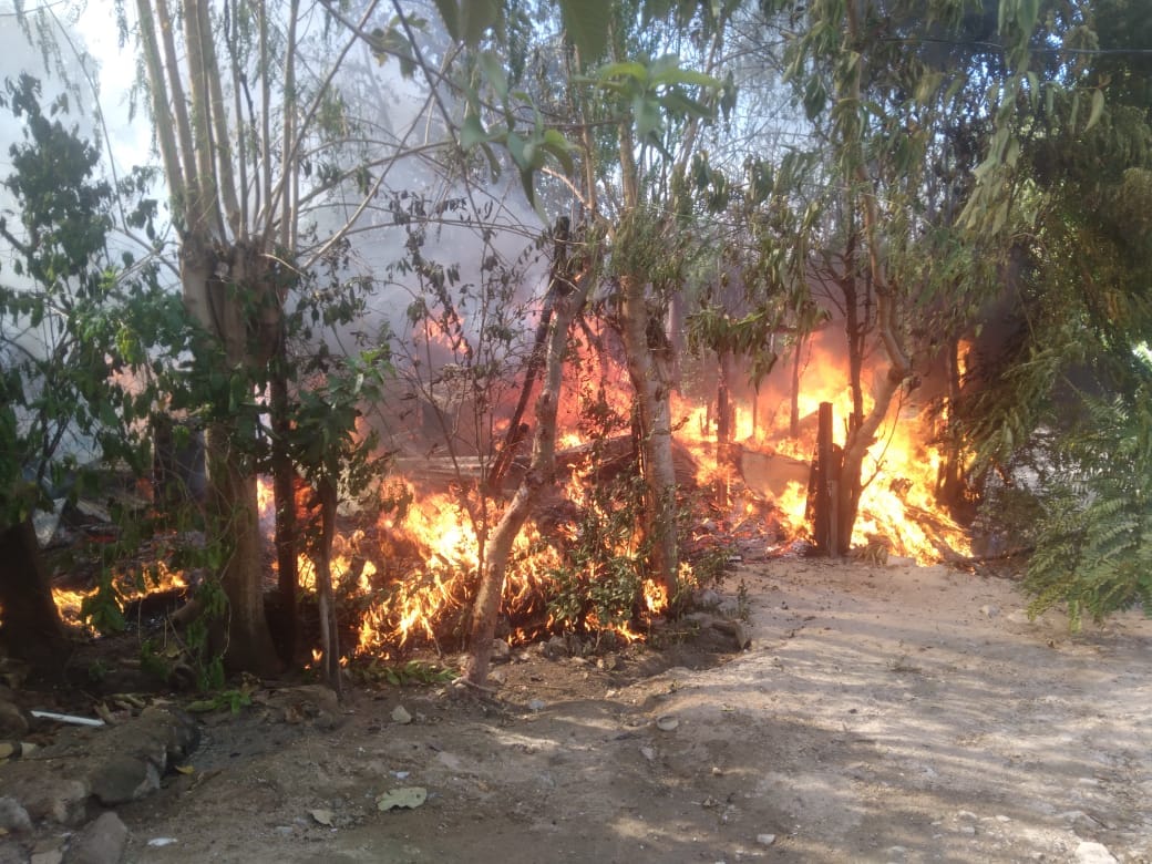 Familia queda en la calle tras incendio en su vivienda en San Pedro Sula, Cortés