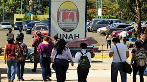 Aspirantes reprobados de la UNAH tendrían ingreso bajo matrícula condicionada: Rector