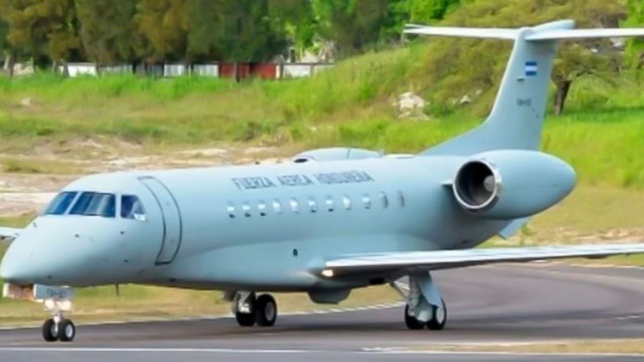 Denuncian que avión presidencial se compró con fideicomiso irregular