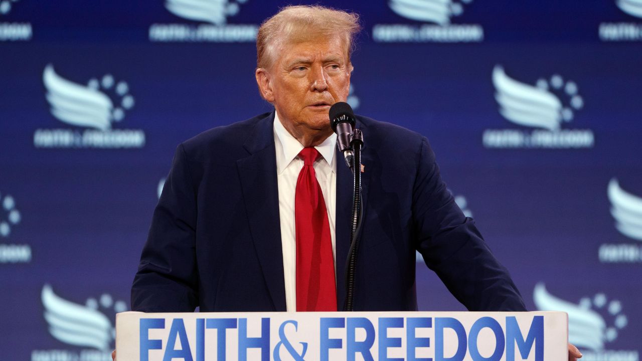 Conservadurismo cristiano se entrega a Trump: 'Es el único que representa a Dios'