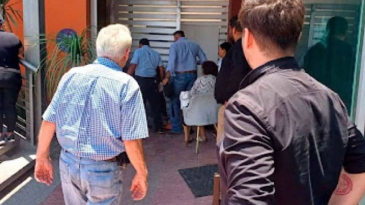 Anciano muere al ser aplastado por elevador en restaurante de México