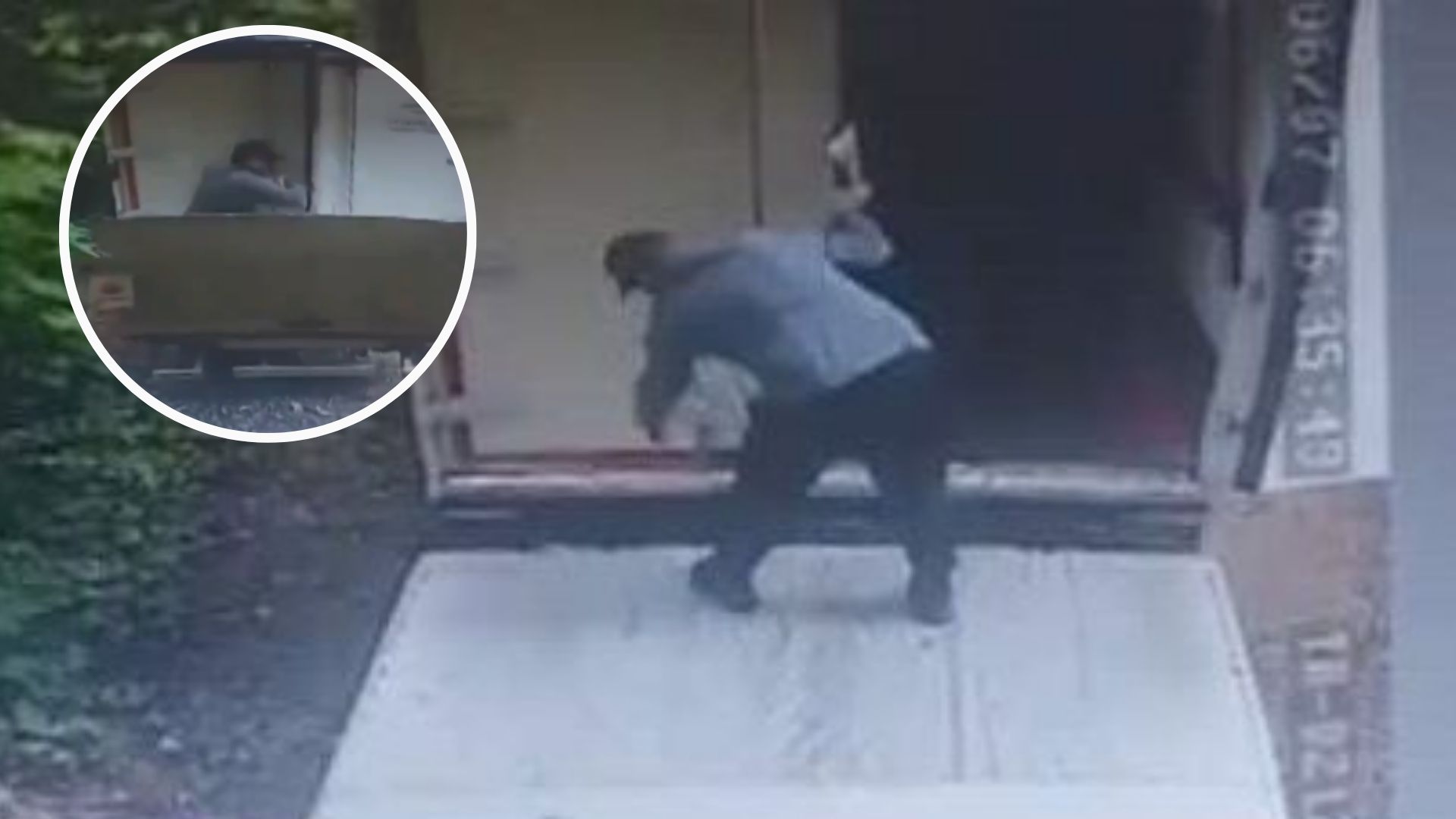 Cámara capta momento en que hombre muere aplastado por la puerta de un camión