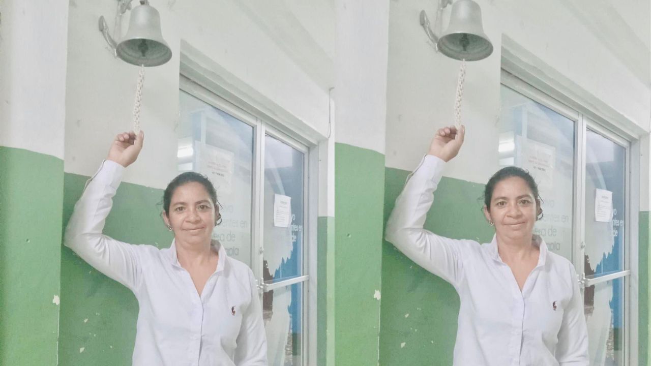 Hondureña vence al cáncer y celebra tocando la campana de la victoria