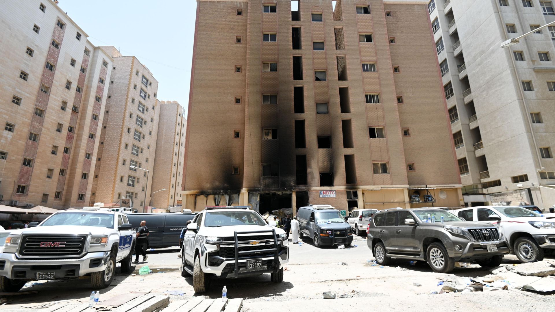 Al menos 50 muertos y decenas de heridos en incendio en vivienda en el sur de Kuwait