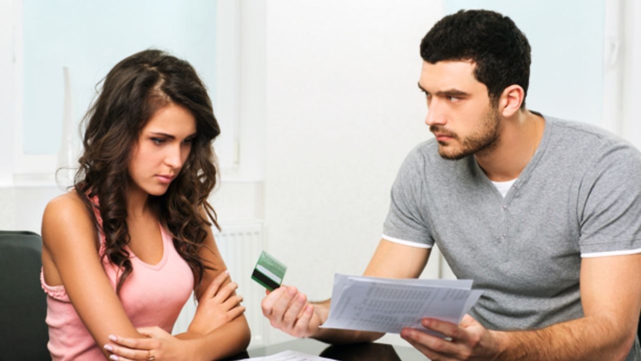 Infidelidad financiera, ¿de qué manera puede afectar a las parejas?