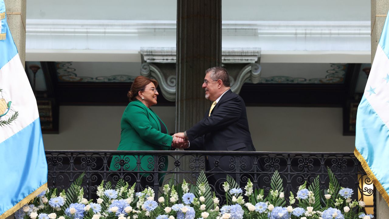 Arévalo y Xiomara Castro buscan acuerdos para los retos comunes entre Honduras y Guatemala