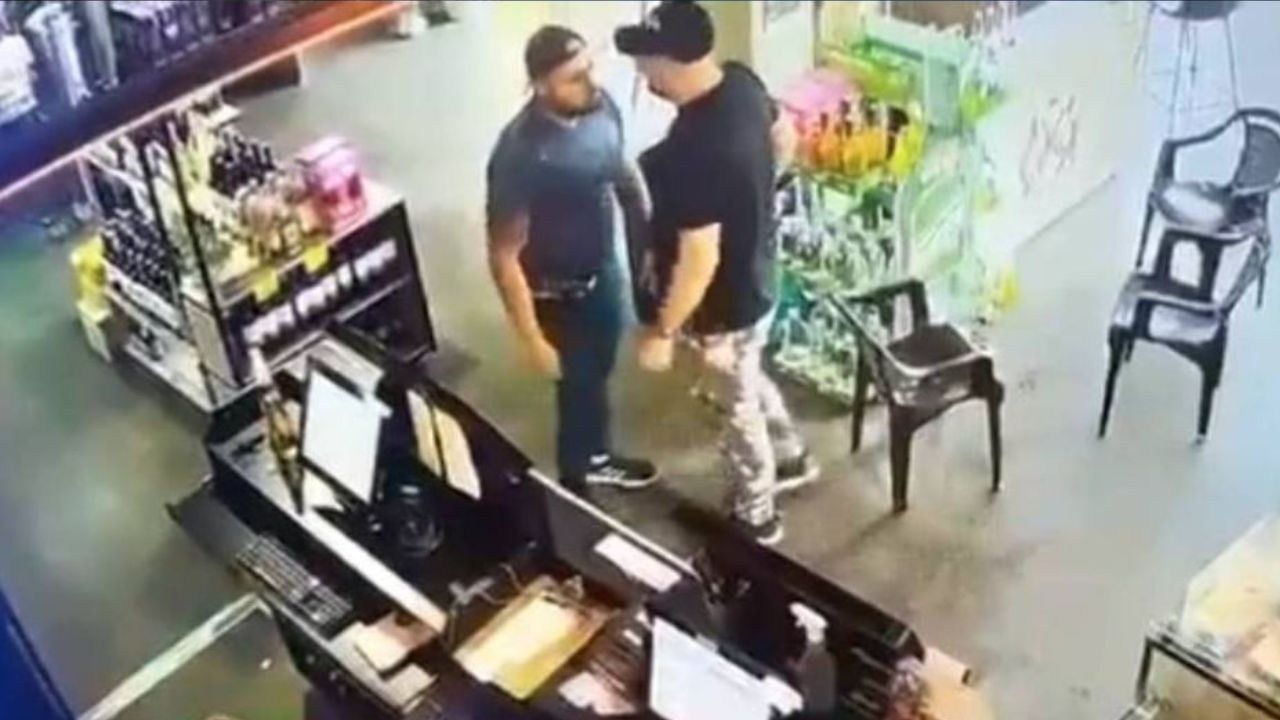 Captan cuando padre disparó a sujeto que enviaba mensajes a su hija de 15 años en Colombia