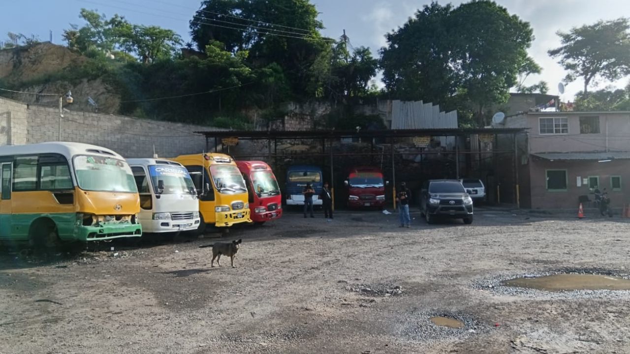 Porque no soportan la extorsión y temen por sus vidas, transportistas paralizan ruta de buses en Tegucigalpa