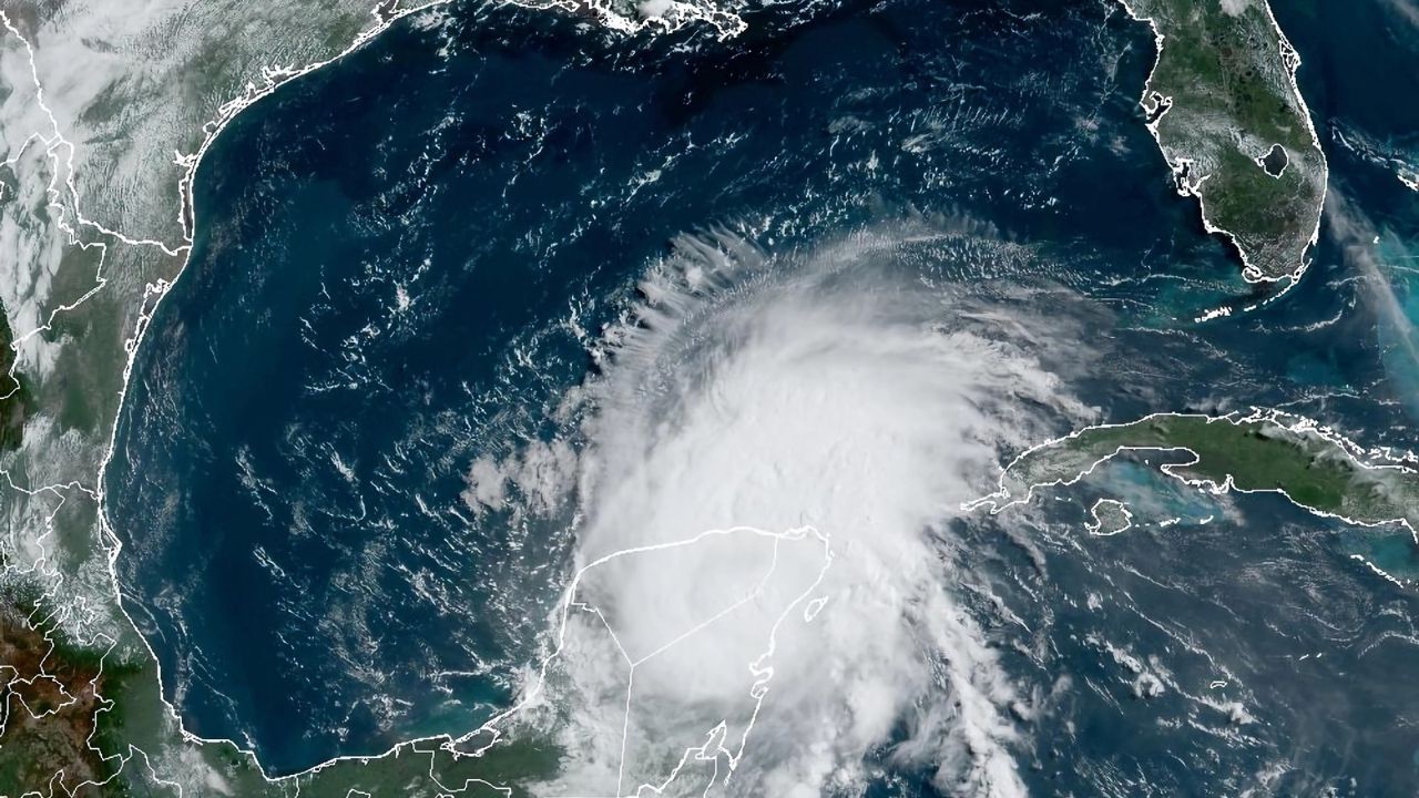 Texas se alista para Beryl, primera amenaza a EE.UU. en temporada de huracanes