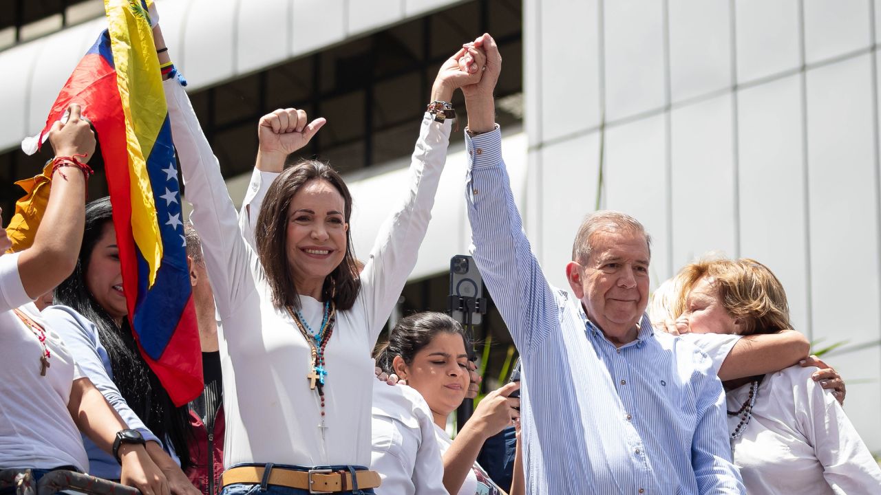 Presidente del Parlamento pide captura de Edmundo González Urrutia y María Corina Machado