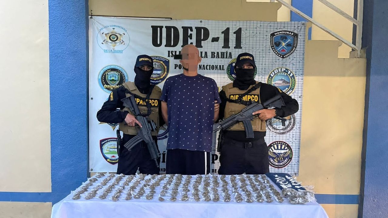 Guía turístico en Roatán aprovechaba su trabajo para buscar compradores de droga