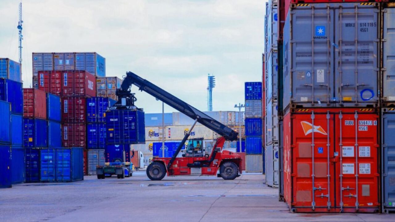 La producción está estancada, mientras importaciones representan 60 % del PIB