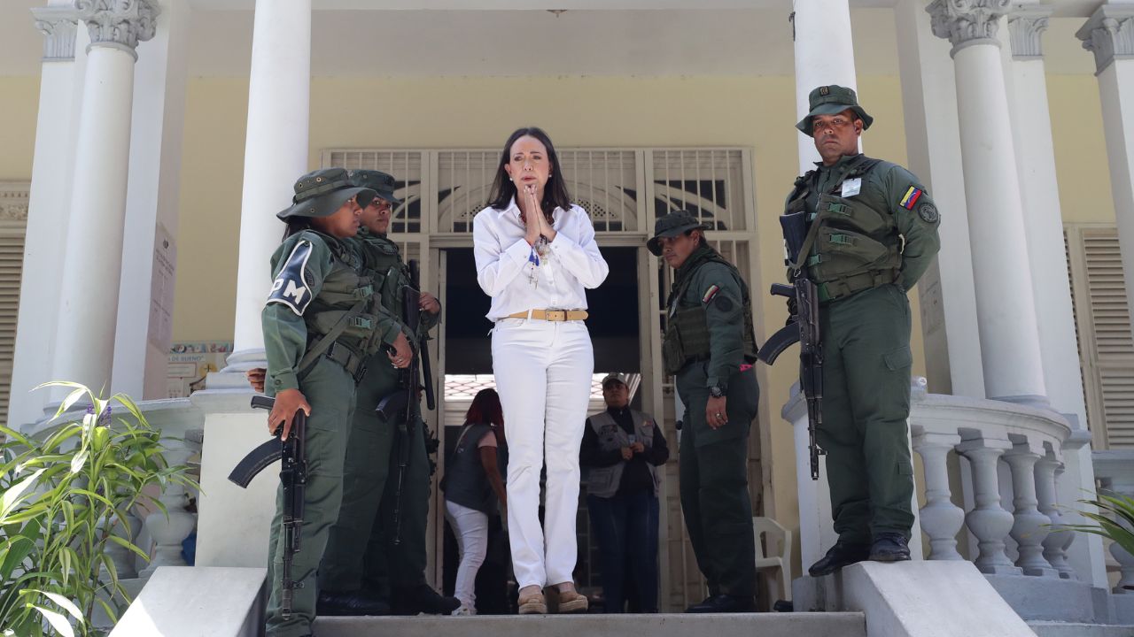 María Corina Machado pide a testigos de mesa que aseguren el acta de votación de los comicios