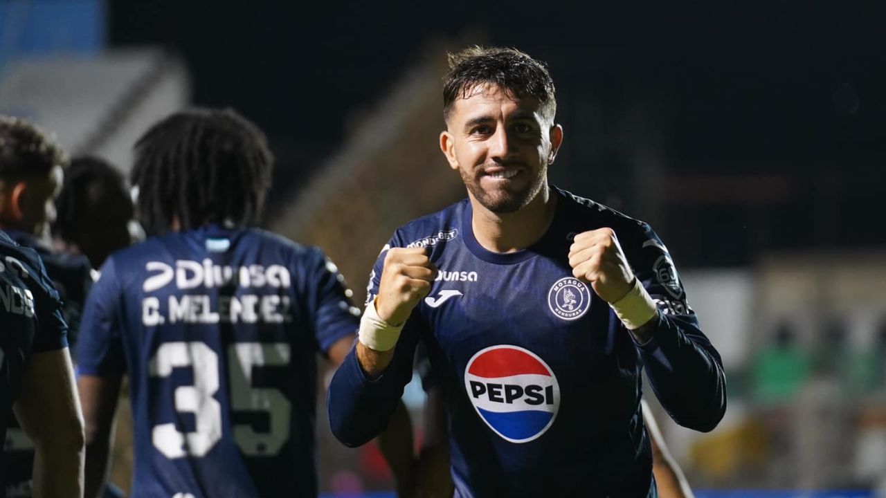 'Hat-trick' de Agustín Auzmendi, y uno de su hermano Rodrigo, dan primer triunfo a Motagua en inicio del Apertura