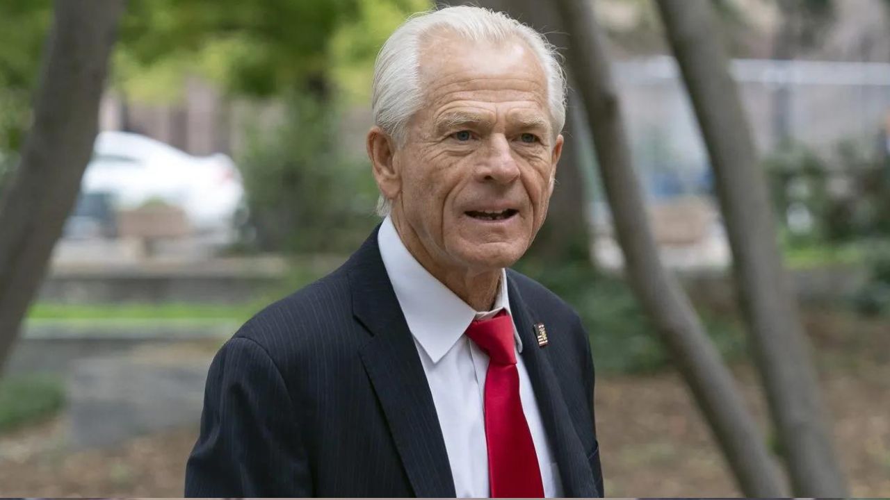 Exasesor de Trump, Peter Navarro, sale de prisión y va rumbo a la Convención en Milwaukee