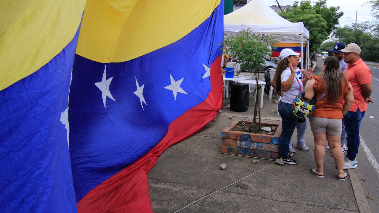 Por una 'Venezuela libre': la consigna de los votantes en la frontera con Colombia